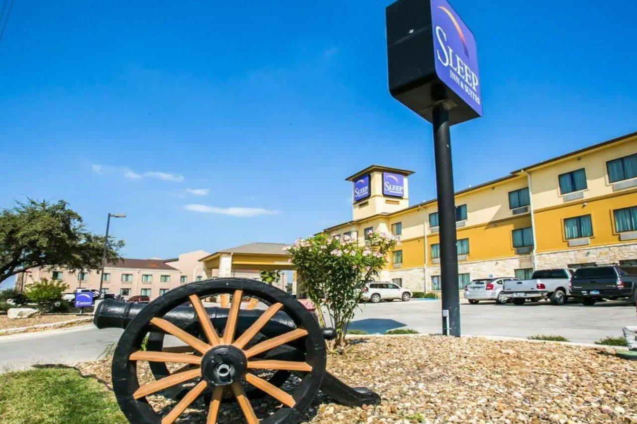 Sleep Inn & Suites Gonzales Near Palmetto State Park מראה חיצוני תמונה