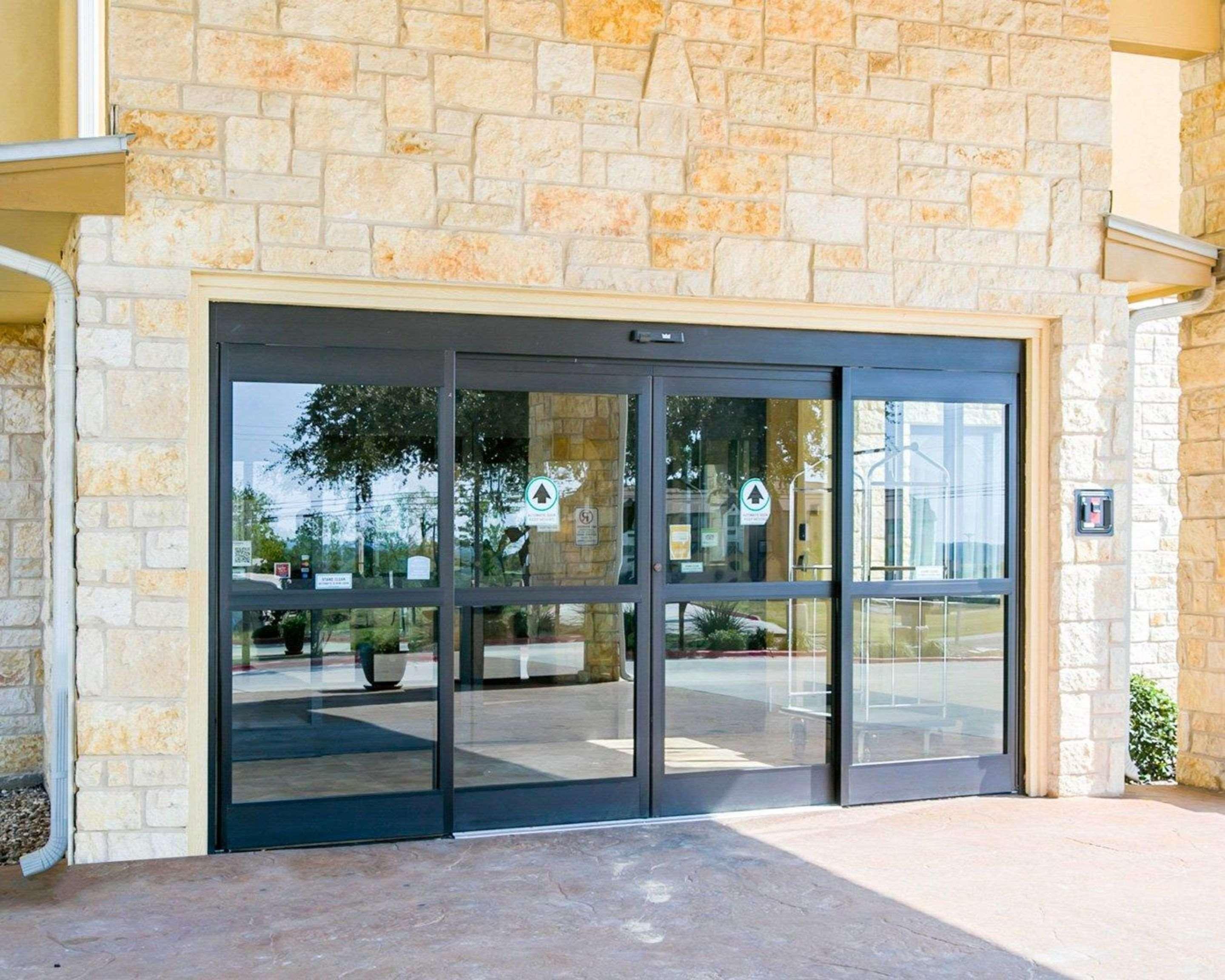 Sleep Inn & Suites Gonzales Near Palmetto State Park מראה חיצוני תמונה